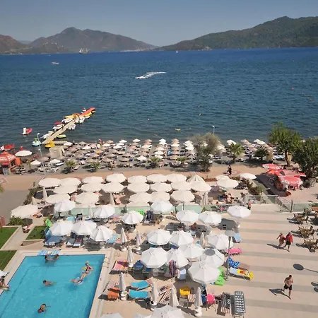 Ξενοδοχείο Pasa 4*