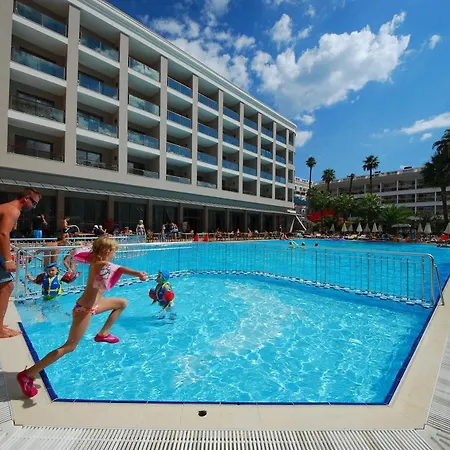 Ξενοδοχείο Pasa 4*